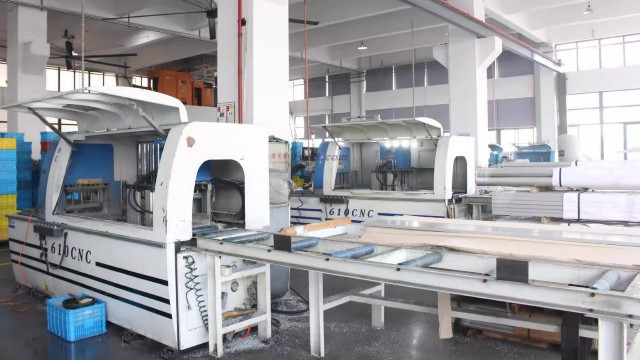 从铝材到成品：91视频APP污下载安装卫浴的精密制造，藏着怎样的极致追求？